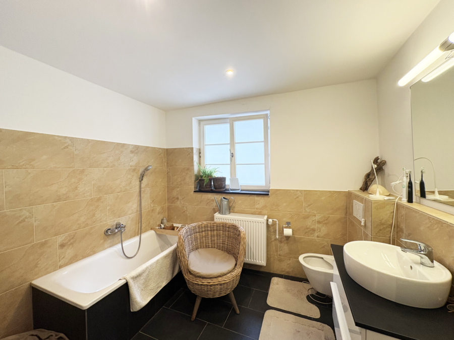 Badezimmer OG links