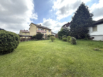 Freistehendes 1-2 Familienhaus mit sonniger Terrasse auf großem Grundstück in ruhiger Lage - Bild2