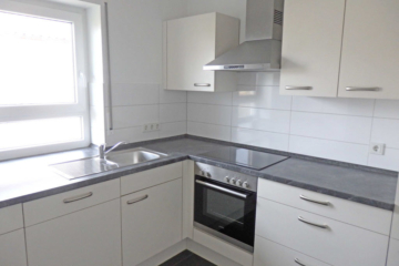 Lichtdurchflutete, moderne Wohnung mit Balkon - Bild3
