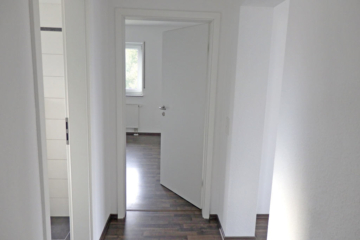 Lichtdurchflutete, moderne Wohnung mit Balkon - Bild4