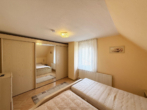Charmantes Einfamilienhaus + weitere Wohnung im Nebengebäude mit sonnigem Garten, großem Hof und Garage - Bild11