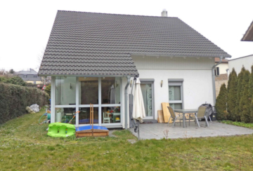 Mitten in Geisenheim: Modernes Stadthaus - freistehend, sonnig und hell - Bild2