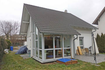 Mitten in Geisenheim: Modernes Stadthaus - freistehend, sonnig und hell - Bild3