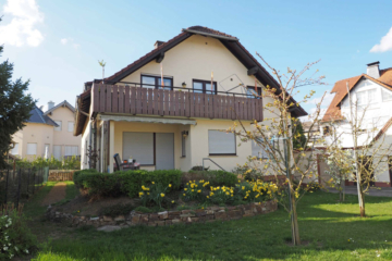 In beliebter Lage ! Großes 1-3 Familienhaus - Bild2