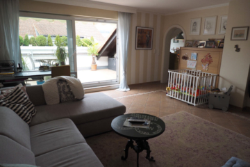 Moderne 4 Zimmer-Wohnung mit Dachterrasse und Blick - Bild1